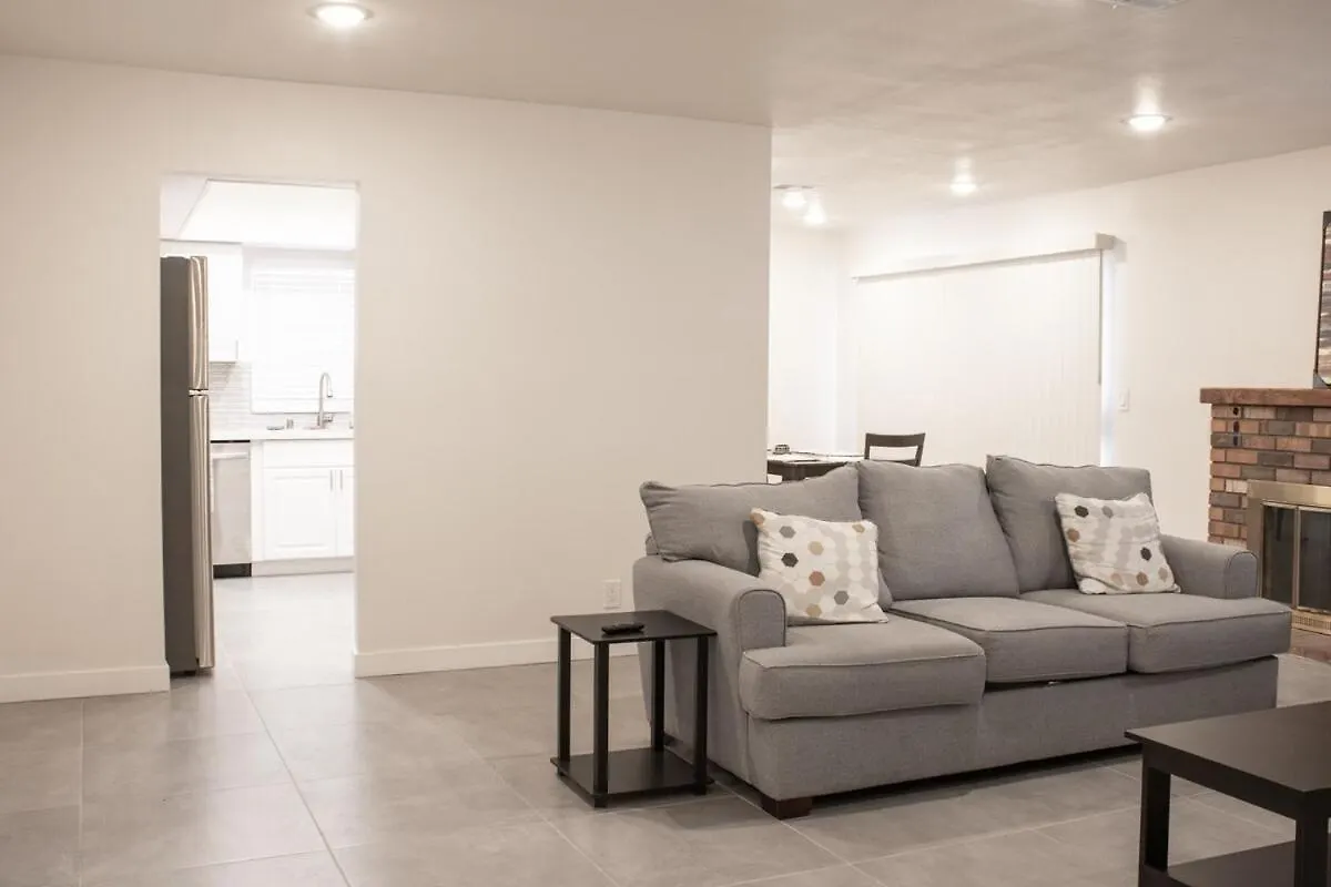 Stunning Remodeled Single-Story Vila Las Vegas