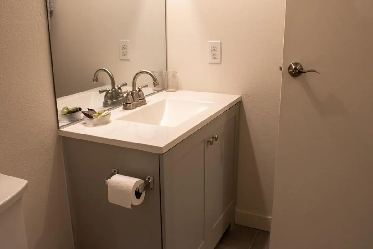 Willa Stunning Remodeled Single-Story Las Vegas
