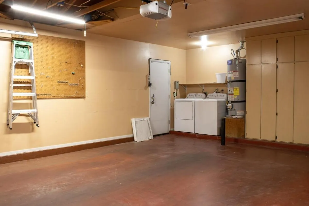 Willa Stunning Remodeled Single-Story Las Vegas