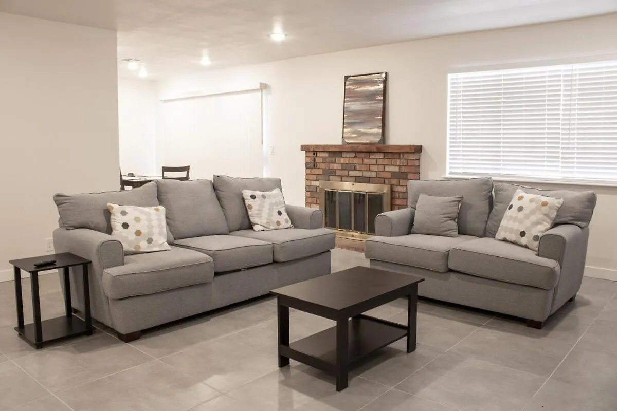 Willa Stunning Remodeled Single-Story Las Vegas